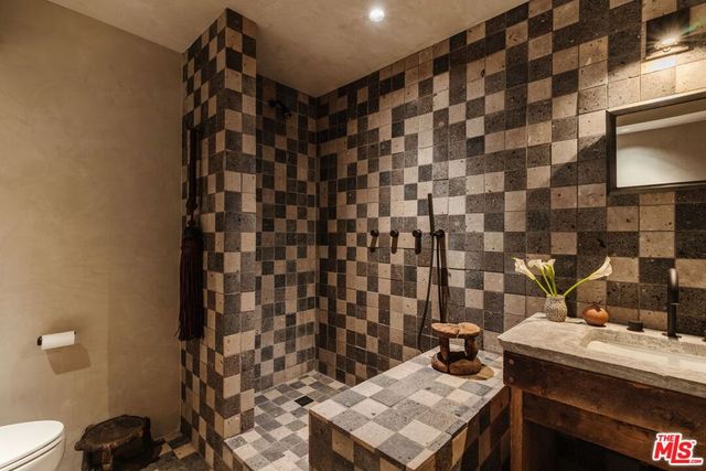 225 Powderhorn Ranch Road, Topanga, CA 90290