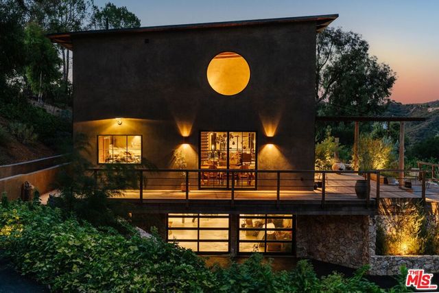 225 Powderhorn Ranch Road, Topanga, CA 90290