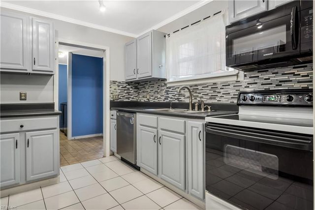 507 Brentwood DR, Newport News, VA 23601