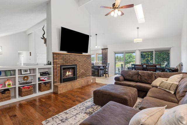 4129 W DONIBRISTLE CIR, South Jordan, UT 84009