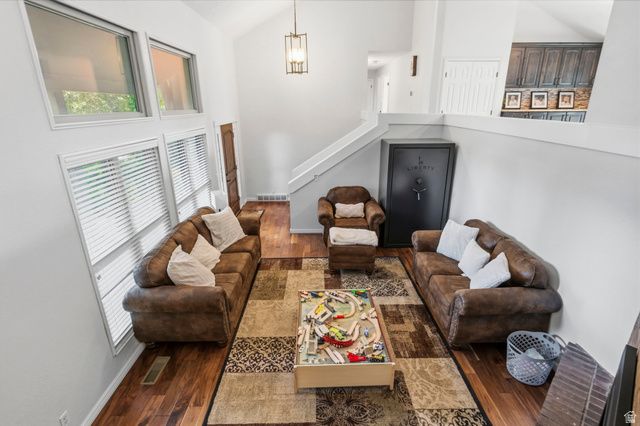 4129 W DONIBRISTLE CIR, South Jordan, UT 84009