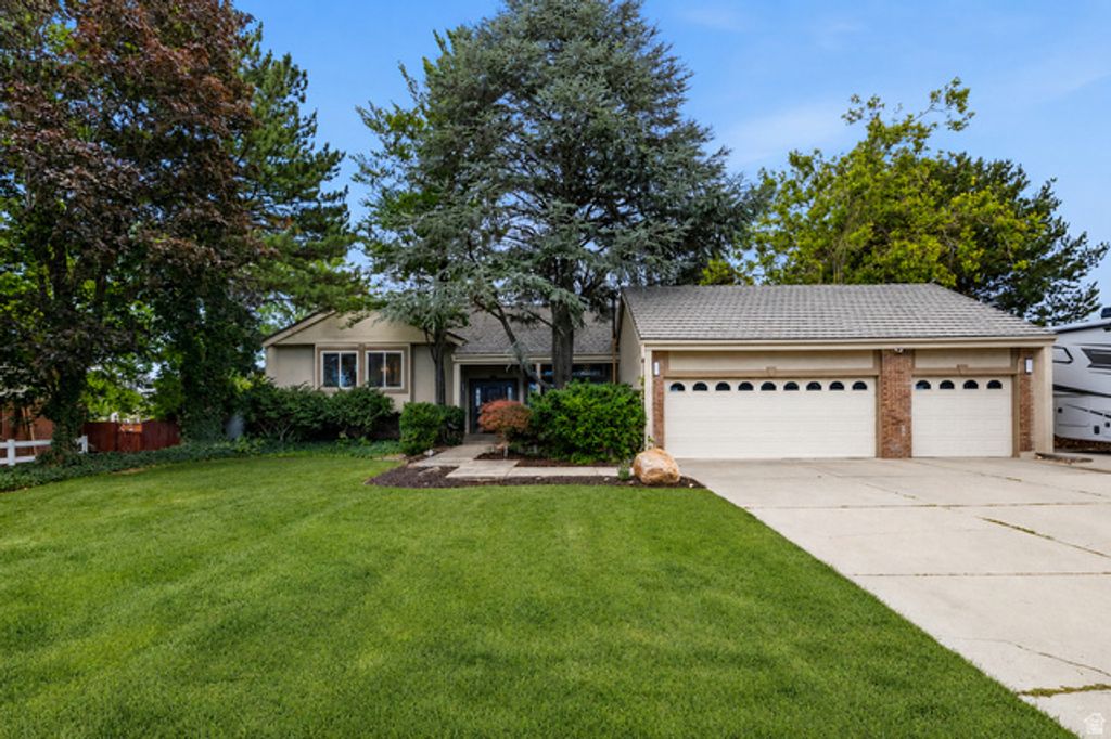 4129 W DONIBRISTLE CIR, South Jordan, UT 84009