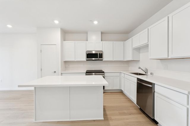 2048 Odin Walk, Sacramento, CA 95835