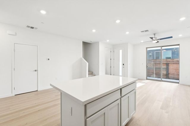 2048 Odin Walk, Sacramento, CA 95835