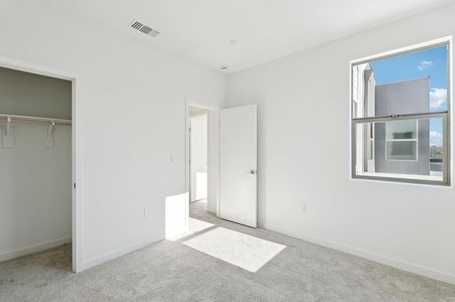 2048 Odin Walk, Sacramento, CA 95835