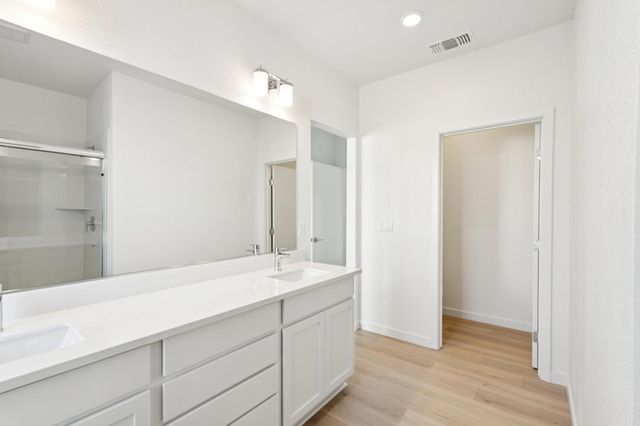 2048 Odin Walk, Sacramento, CA 95835