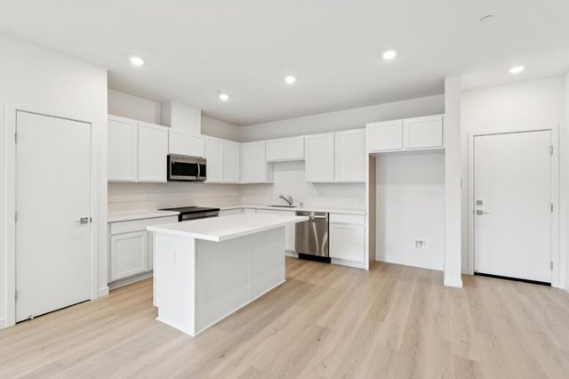 2048 Odin Walk, Sacramento, CA 95835