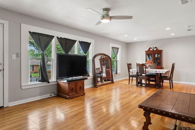 1917 Baker Dr., Tyler, TX 75702