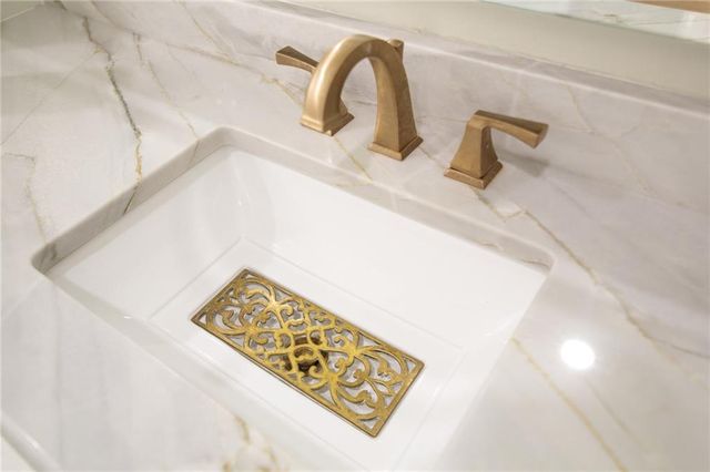 2736 GEORGES Lane, Alexandria, LA 71301