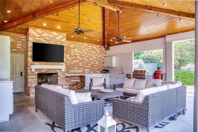 2736 GEORGES Lane, Alexandria, LA 71301