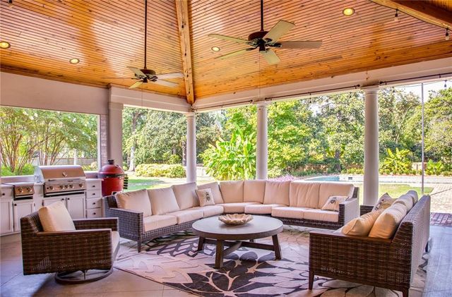 2736 GEORGES Lane, Alexandria, LA 71301