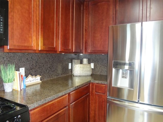 2239 Brown Oak Drive, Conroe, TX 77304