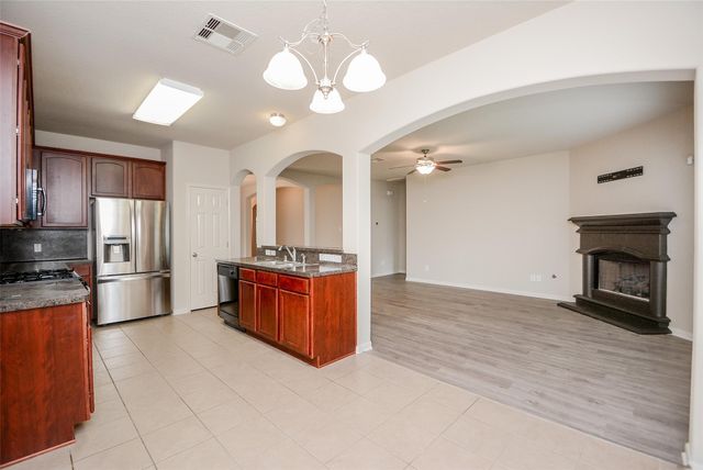 2239 Brown Oak Drive, Conroe, TX 77304