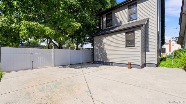 9902 200th Street, Hollis, NY 11423