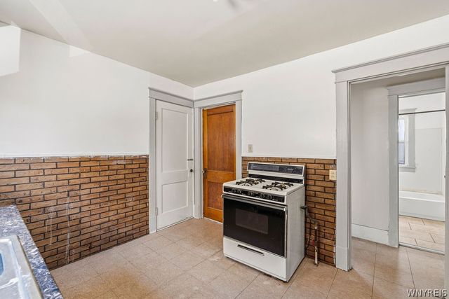 239 Rodney Avenue, Buffalo, NY 14214