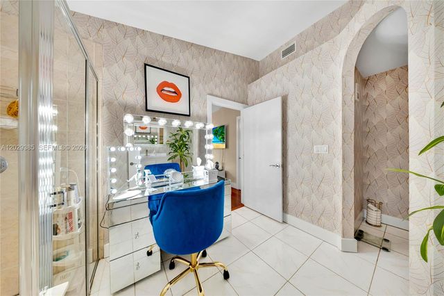 19641 NW 88th Avenue, Hialeah, FL 33018