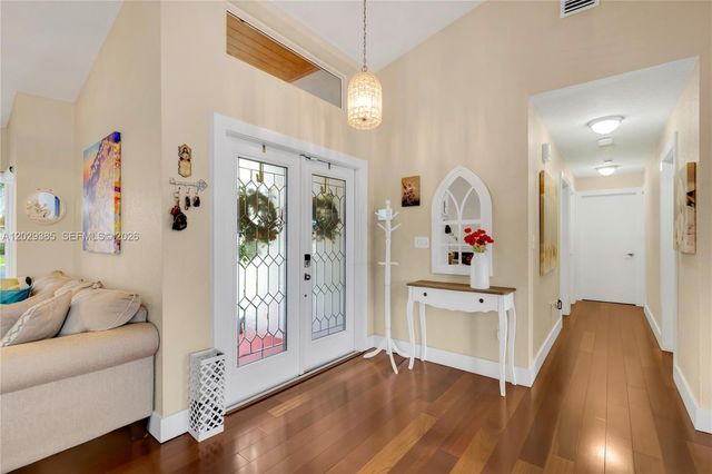 19641 NW 88th Avenue, Hialeah, FL 33018