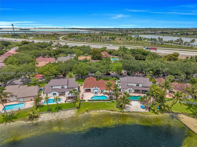 19641 NW 88th Avenue, Hialeah, FL 33018