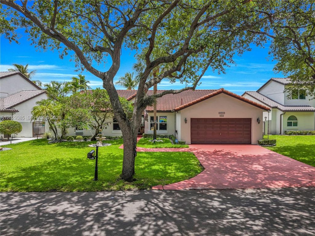 19641 NW 88th Avenue, Hialeah, FL 33018