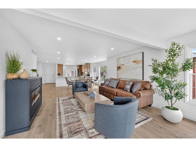 8943 Greenspointe Ln, Highlands Ranch, CO 80130