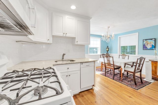 37 Leominster Rd 37, Dedham, MA 02026