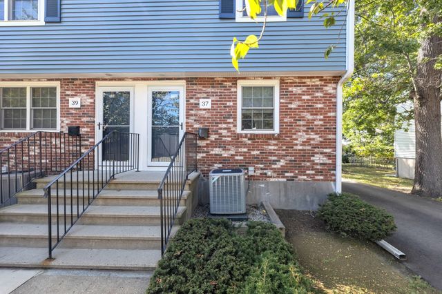 37 Leominster Rd 37, Dedham, MA 02026