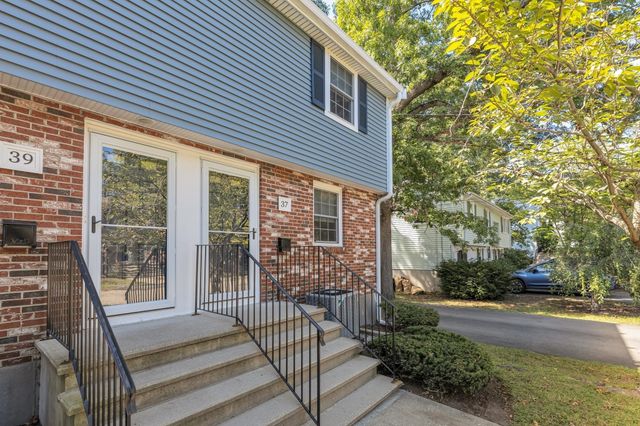 37 Leominster Rd 37, Dedham, MA 02026