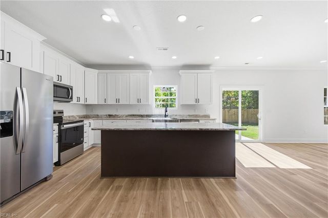 640 44th ST, Newport News, VA 23607