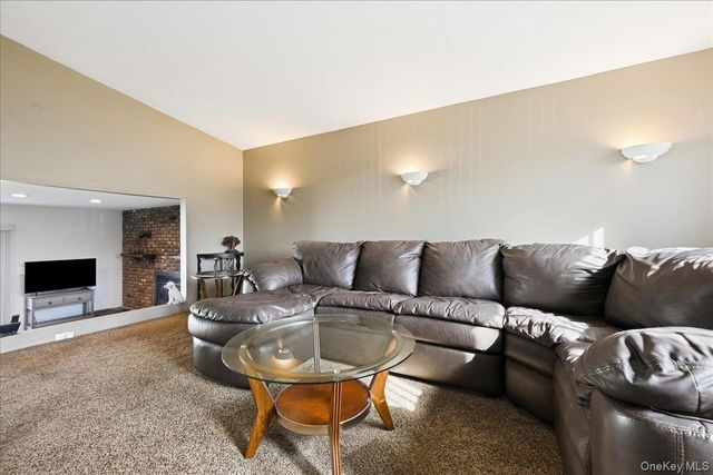 2872 Bayview Avenue, Wantagh, NY 11793