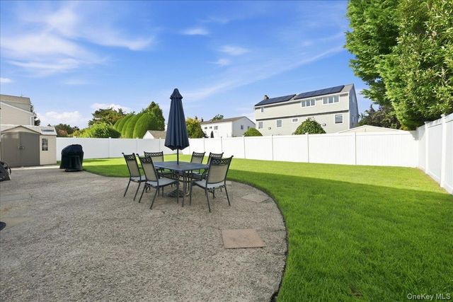 2872 Bayview Avenue, Wantagh, NY 11793