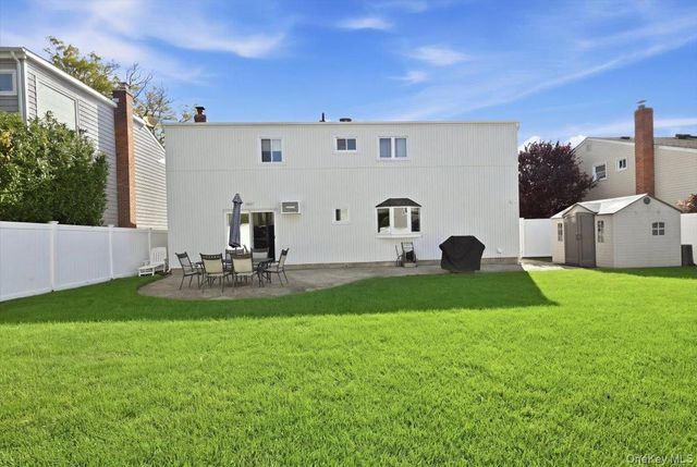 2872 Bayview Avenue, Wantagh, NY 11793