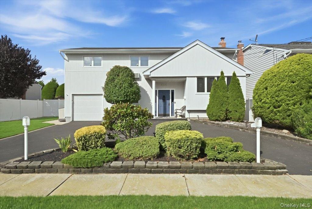 2872 Bayview Avenue, Wantagh, NY 11793 — exterior