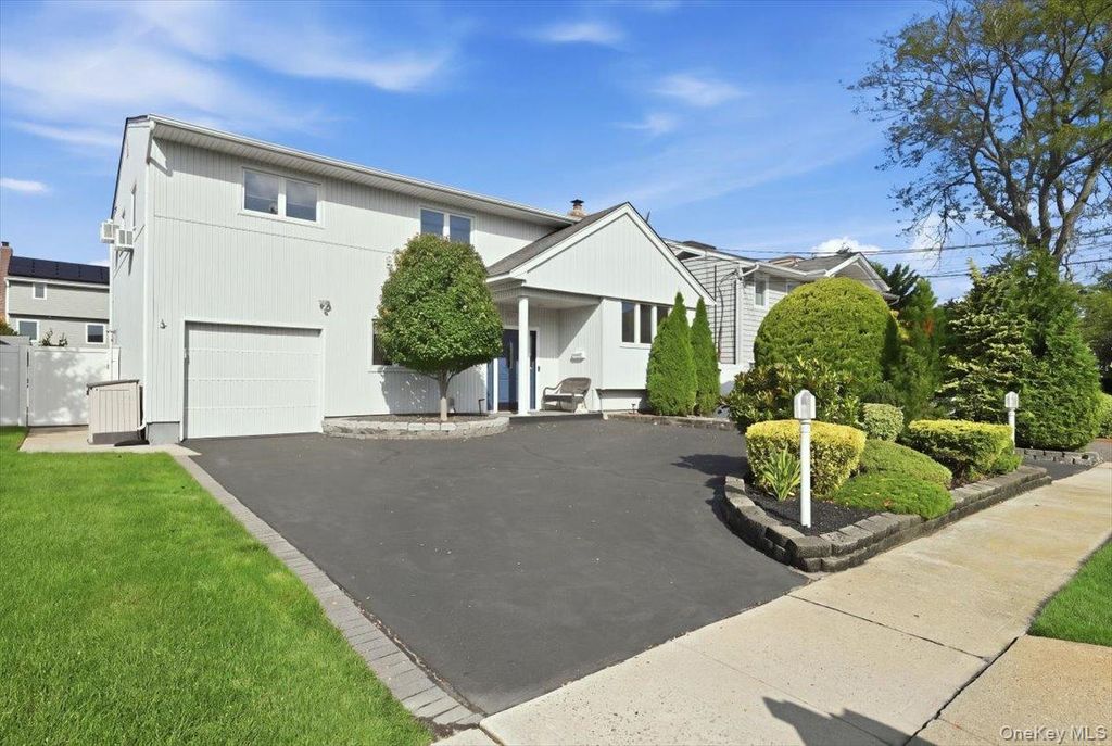 2872 Bayview Avenue, Wantagh, NY 11793 — photo 2