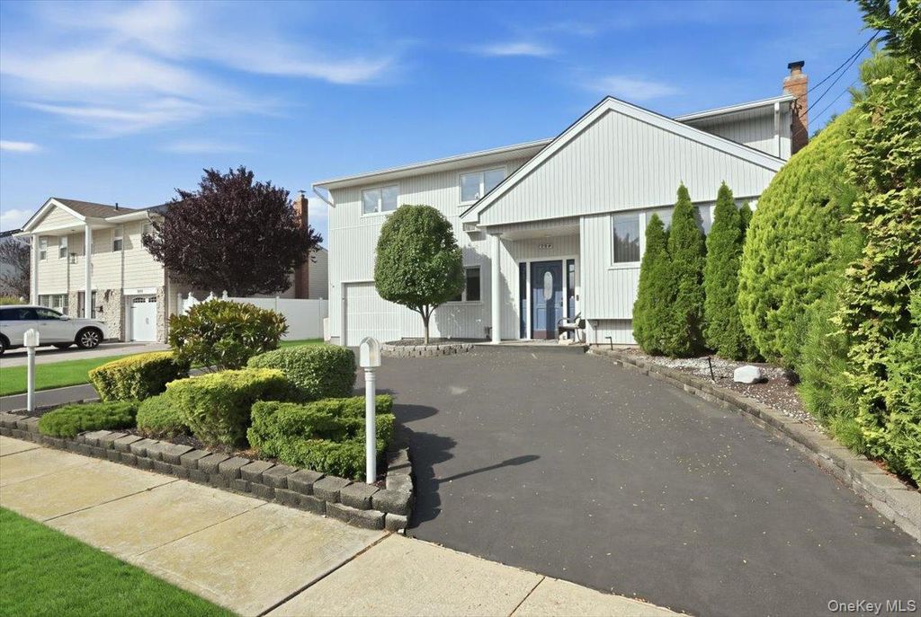 2872 Bayview Avenue, Wantagh, NY 11793 — photo 3