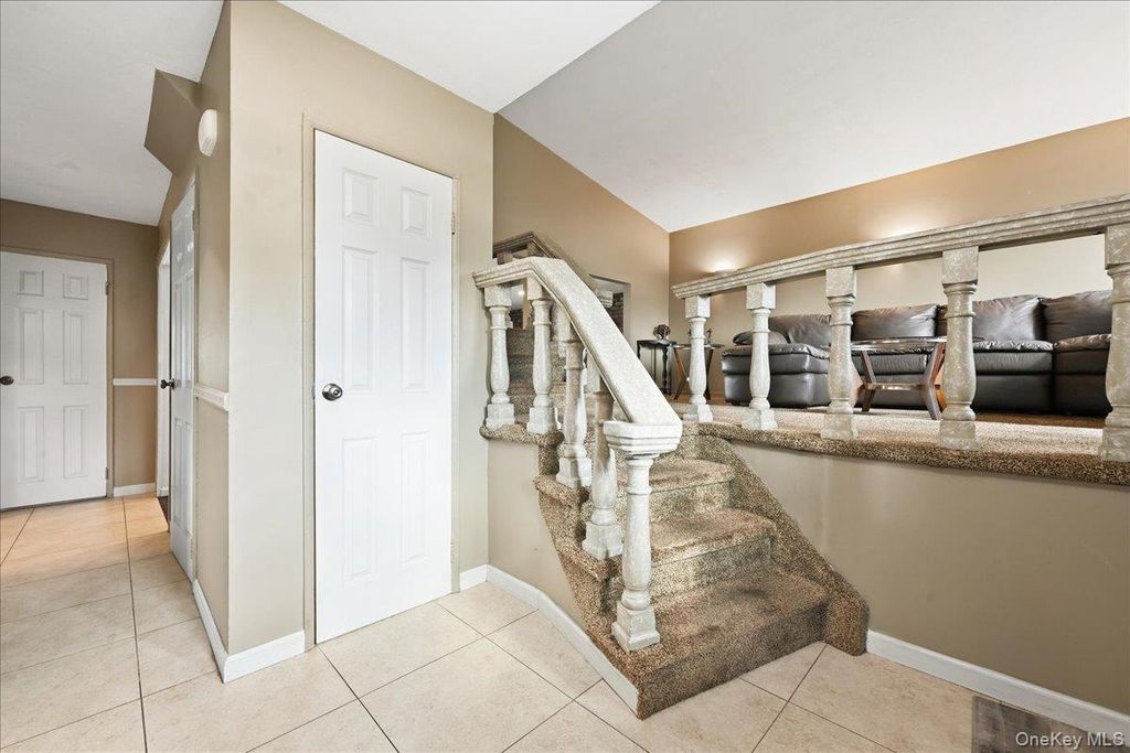 2872 Bayview Avenue, Wantagh, NY 11793 — photo 4