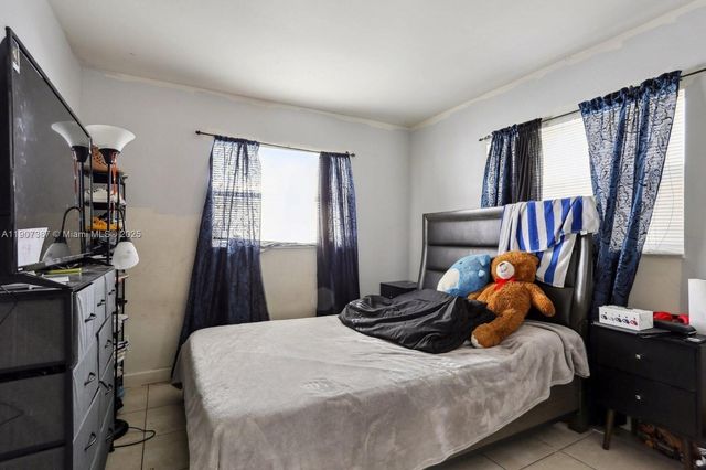 231 SW 8th Ct, Pompano Beach, FL 33060