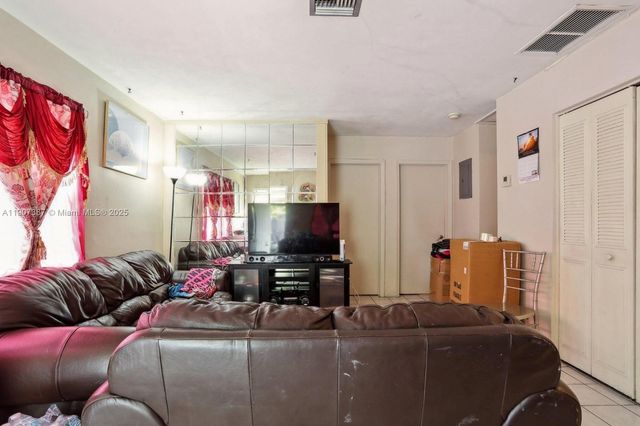 231 SW 8th Ct, Pompano Beach, FL 33060