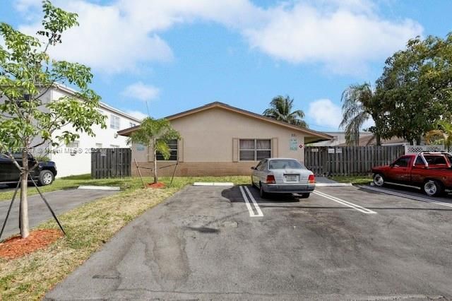 231 SW 8th Ct, Pompano Beach, FL 33060