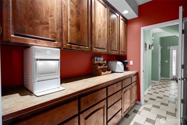 2140 SW Vista Park Drive, Oak Harbor, WA 98277