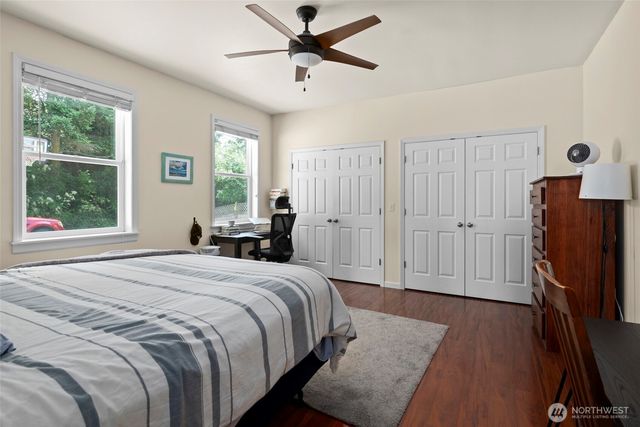 2140 SW Vista Park Drive, Oak Harbor, WA 98277