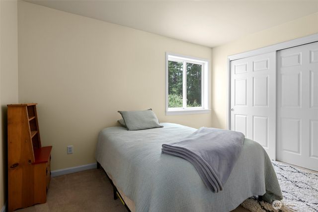 2140 SW Vista Park Drive, Oak Harbor, WA 98277