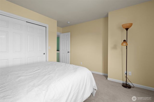 2140 SW Vista Park Drive, Oak Harbor, WA 98277