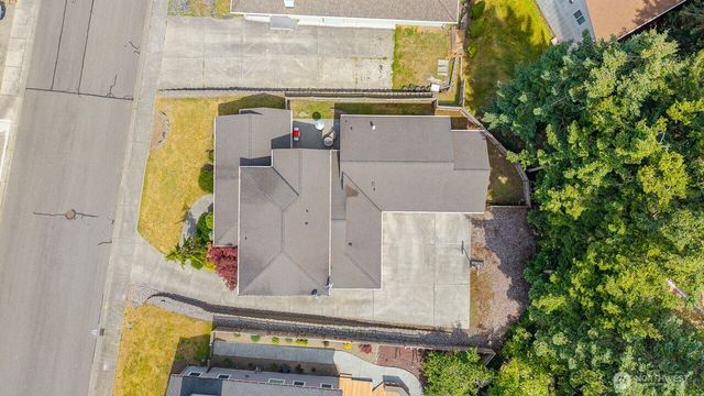2140 SW Vista Park Drive, Oak Harbor, WA 98277