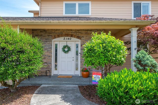 2140 SW Vista Park Drive, Oak Harbor, WA 98277
