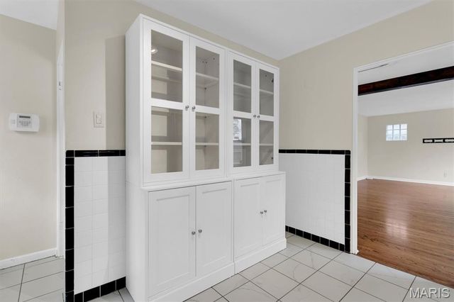 7541 Ahern Avenue, University City, MO 63130