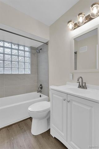 7541 Ahern Avenue, University City, MO 63130