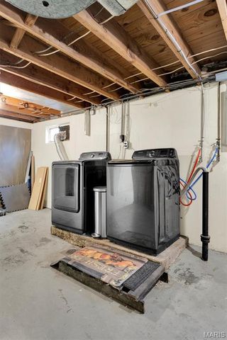 7541 Ahern Avenue, University City, MO 63130