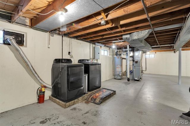 7541 Ahern Avenue, University City, MO 63130