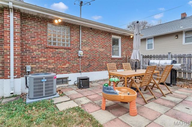 7541 Ahern Avenue, University City, MO 63130