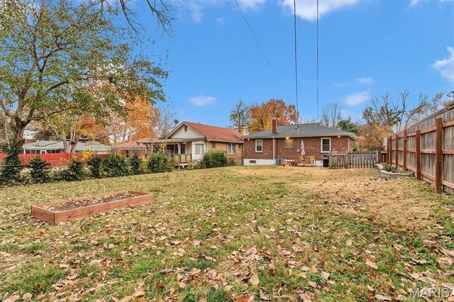 7541 Ahern Avenue, University City, MO 63130